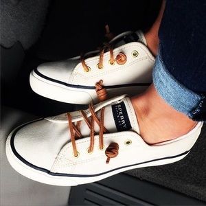 White Sperry seacoast sneakers